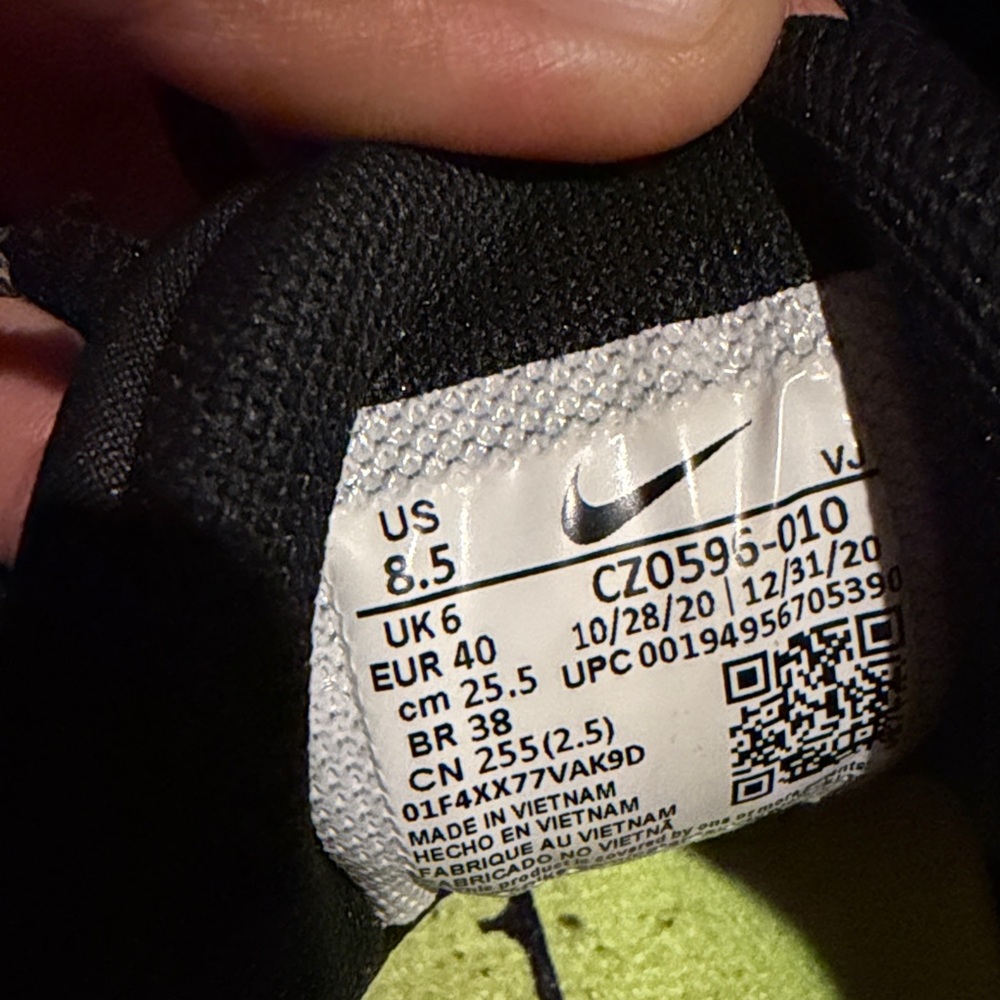 Nike Metcon Shoes - Picture 2 of 3